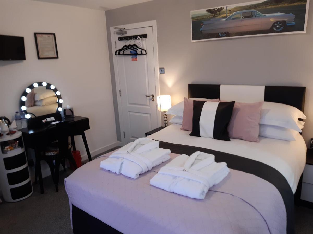 Cadillac Kustomz Hotel - Breakfast Available Rothesay Exterior foto